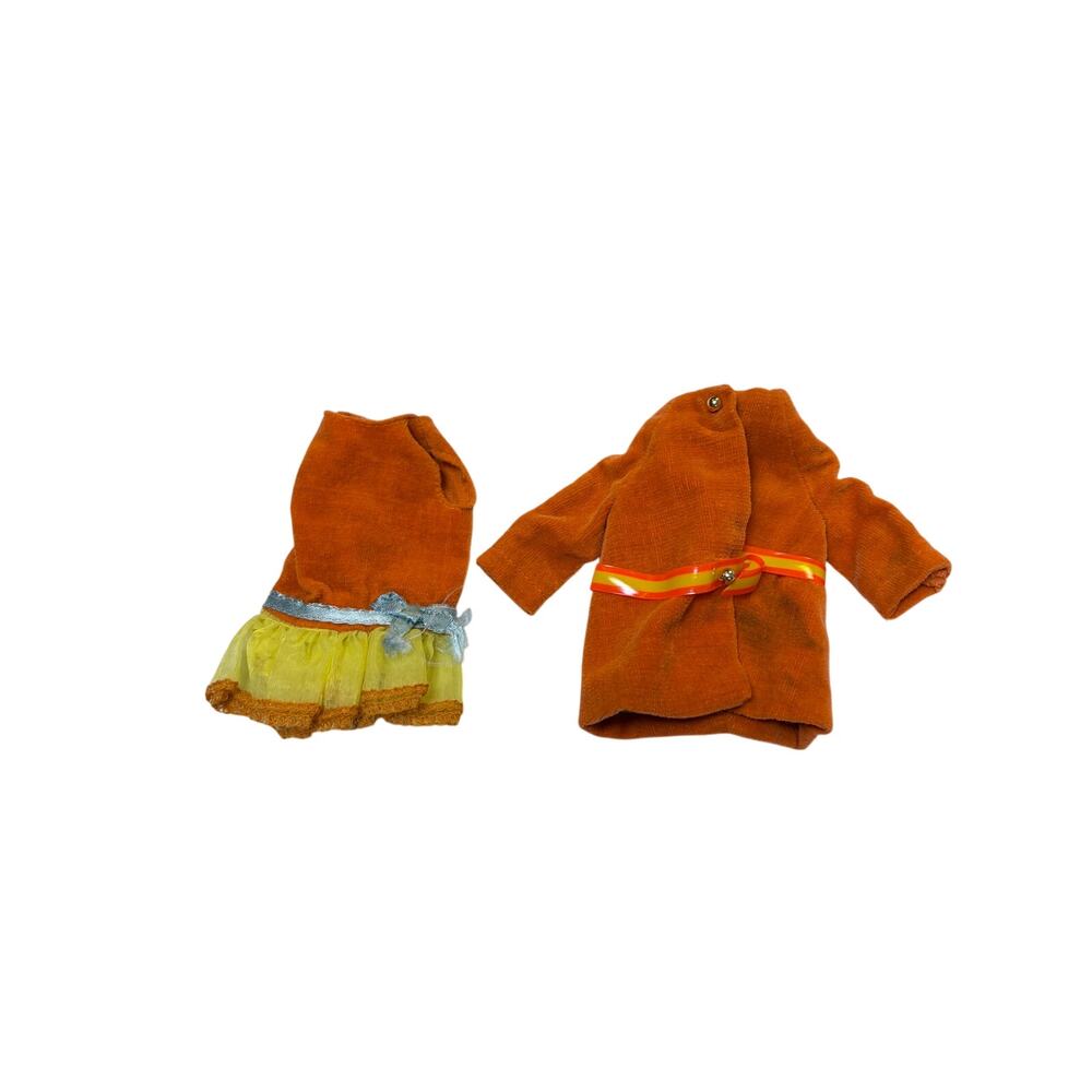 VTG Barbie 1970 Dramatic Living Skipper Very Best Velvet Set. #1586. small stain